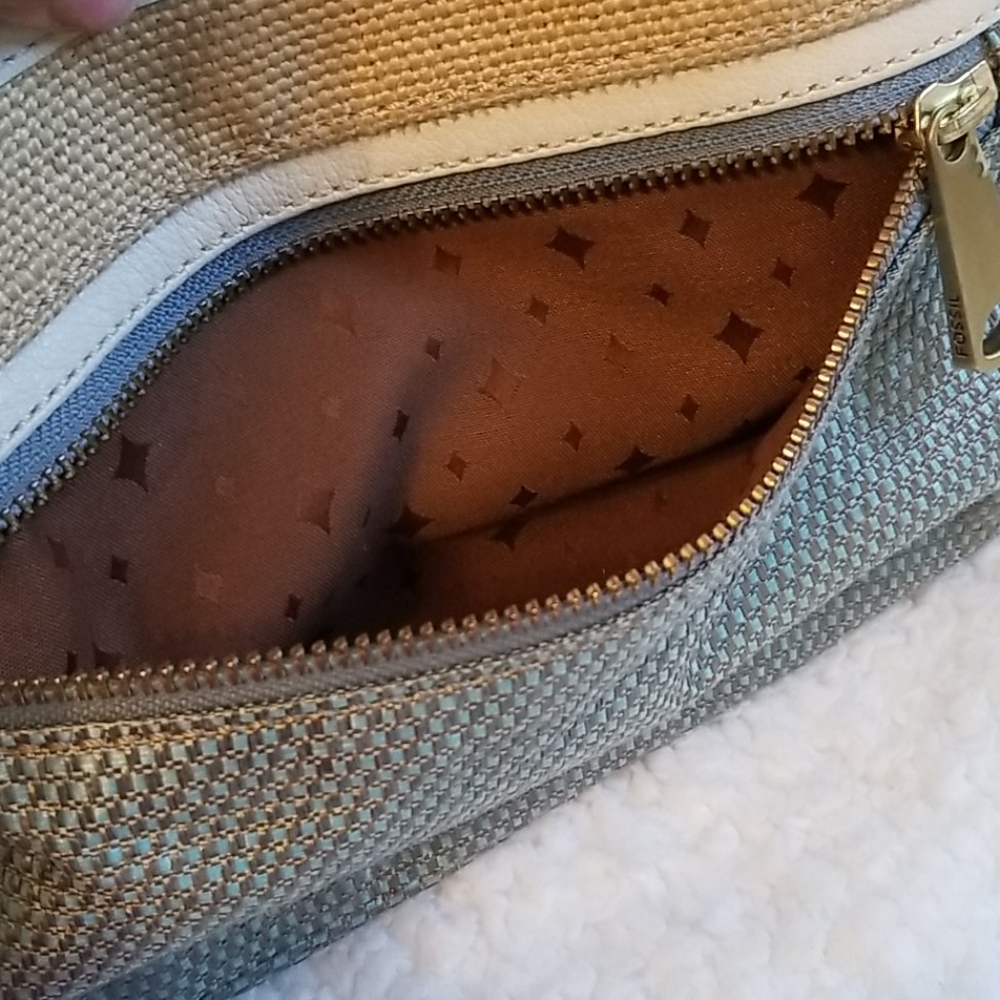 CLOSING SALE FOSSIL Explorer Crossbody - Picture 5 of 14